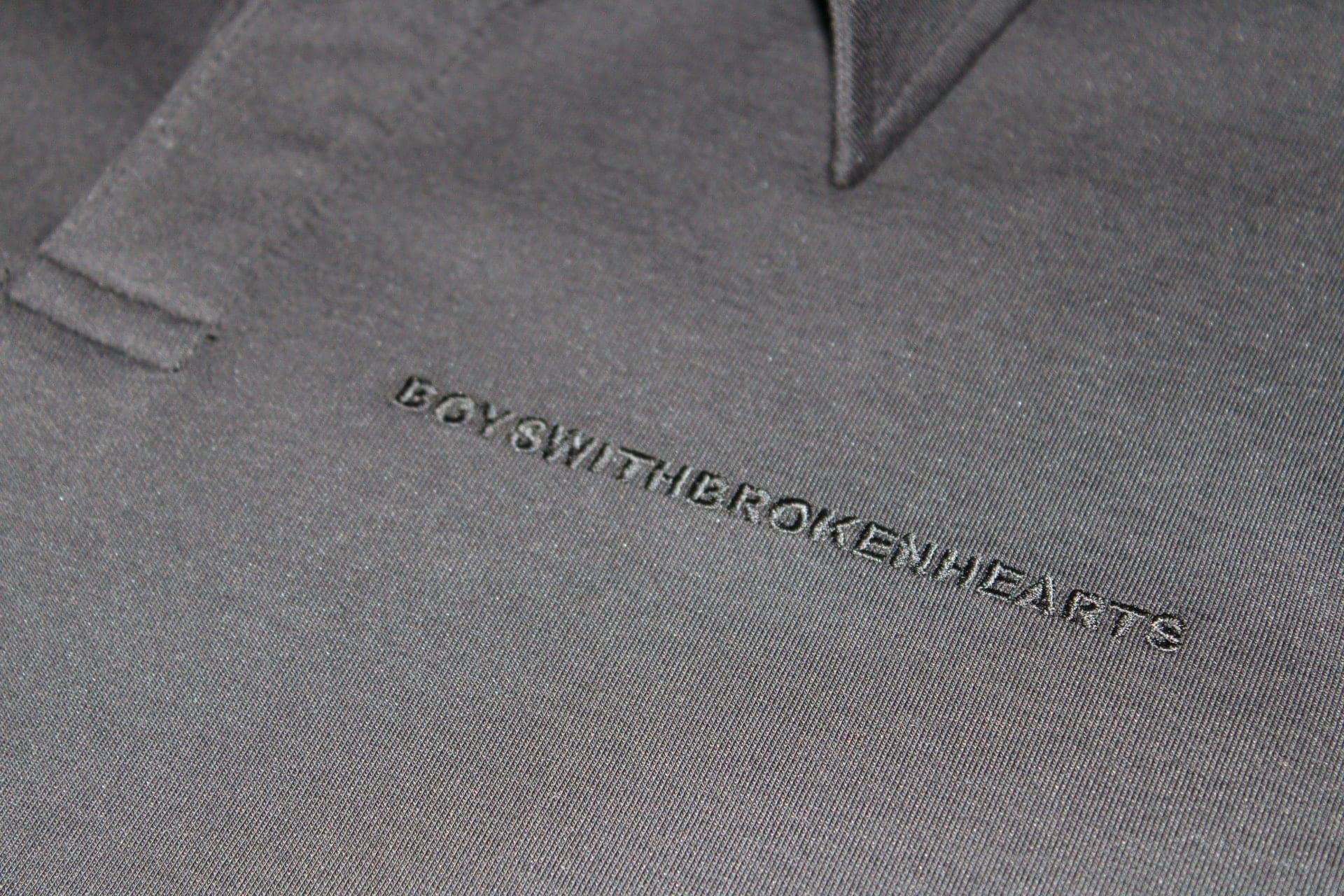 HEARTBREAKER POLO - Boys With Broken Hearts